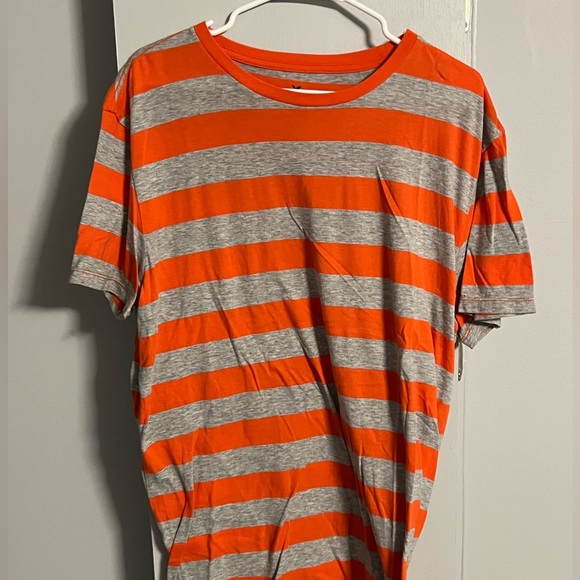 American Eagle Orange and Gray Casual Tee - Picture 1 of 6